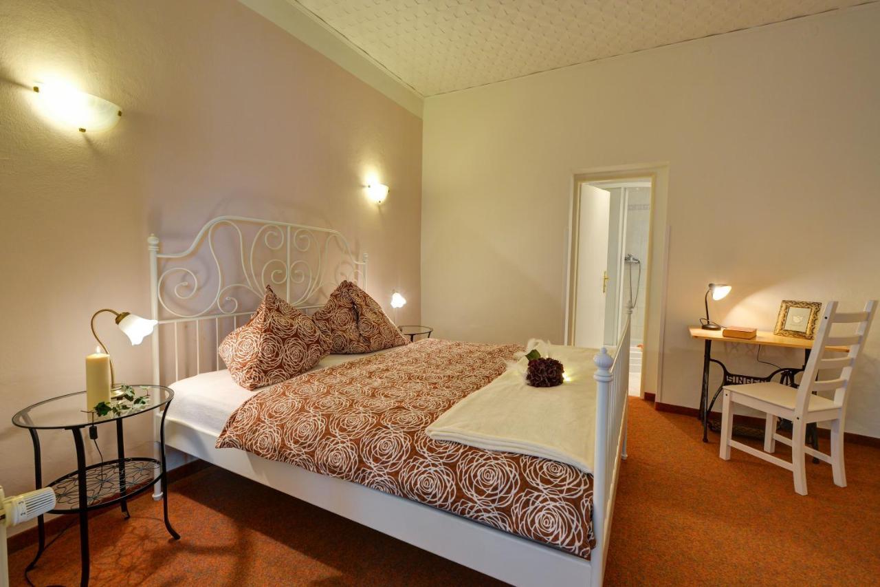 Pension Vila Hana Loket Exterior foto